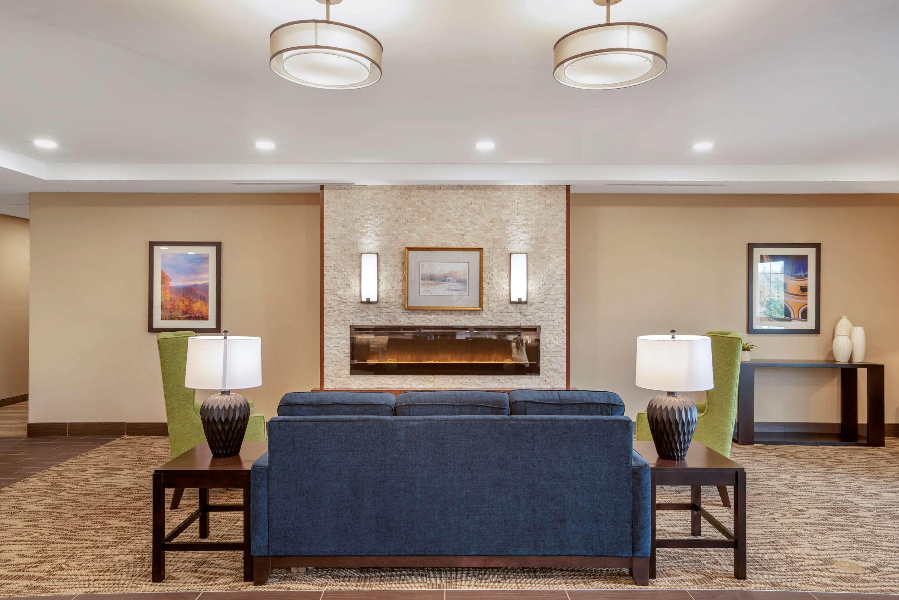 Comfort Inn & Suites Уинчестер Экстерьер фото