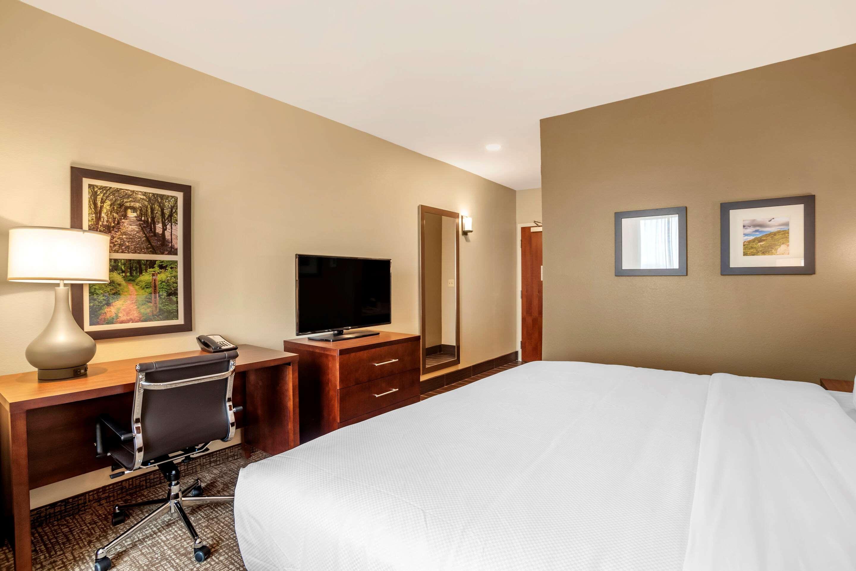 Comfort Inn & Suites Уинчестер Экстерьер фото