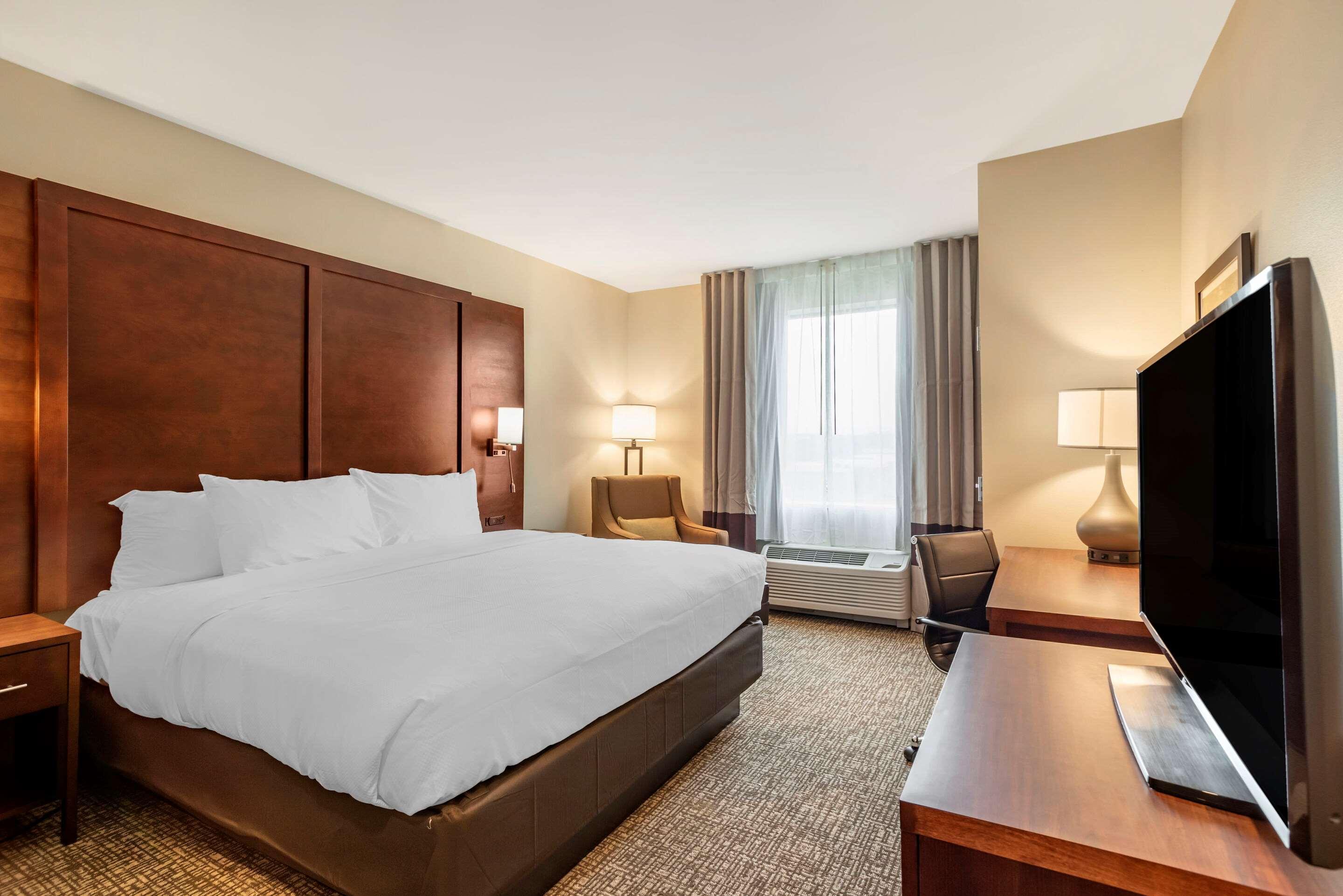 Comfort Inn & Suites Уинчестер Экстерьер фото