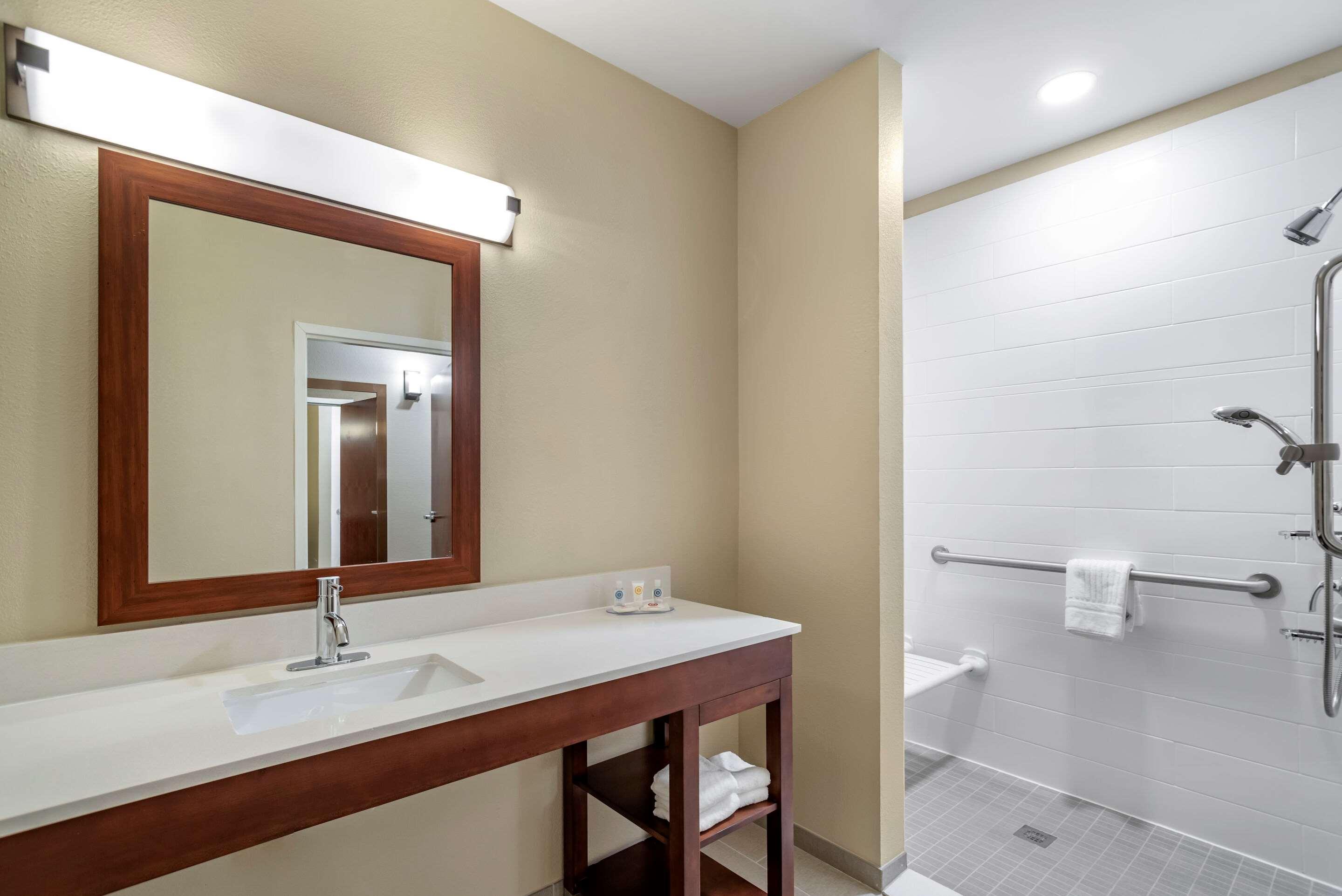 Comfort Inn & Suites Уинчестер Экстерьер фото